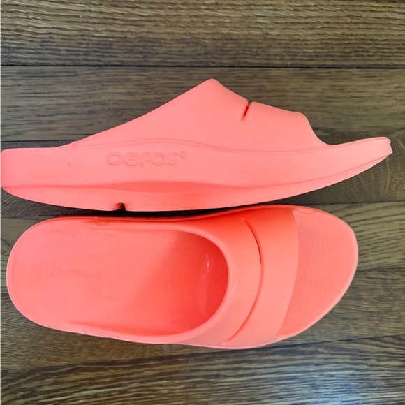 OOFOS OOAHH RECOVERY SLIDES - Picture 7 of 7